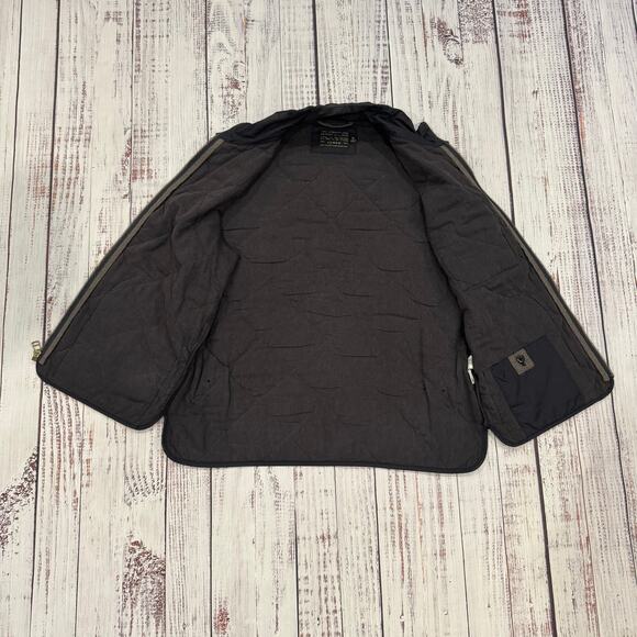 J.Crew Thermore Quilted Insulated Vest Black Men’s Medium Full Zip Pockets - Picture 5 of 10